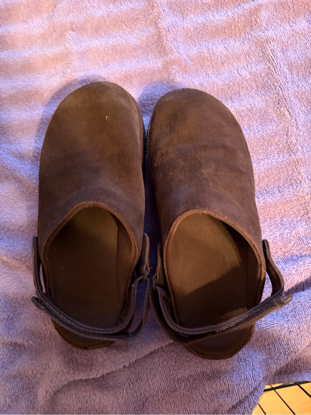 UGG Women’s Brown Gold Star Clogs